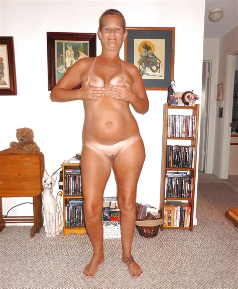 Sexy Cyber Babe Lisa Playing With Her Sweet Titties Porn Pictures XXX Photos Sex Images