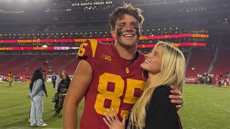 Usc Trojans Walker Lyons Announces Relationship With Dancer Rylee Arnold