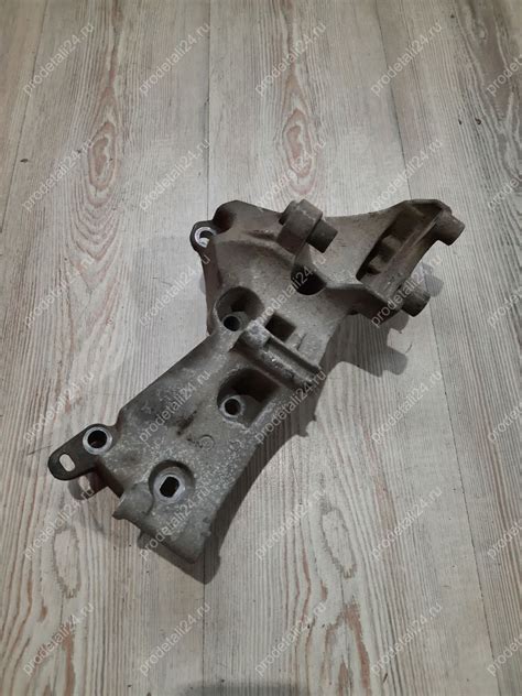 Кронштейн крепление навесного оборудования NISSAN ALMERA G15 8200473400 ...