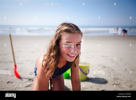 Mädchen 10 12 jahre bikini Fotos und Bildmaterial in hoher Auflösung Alamy