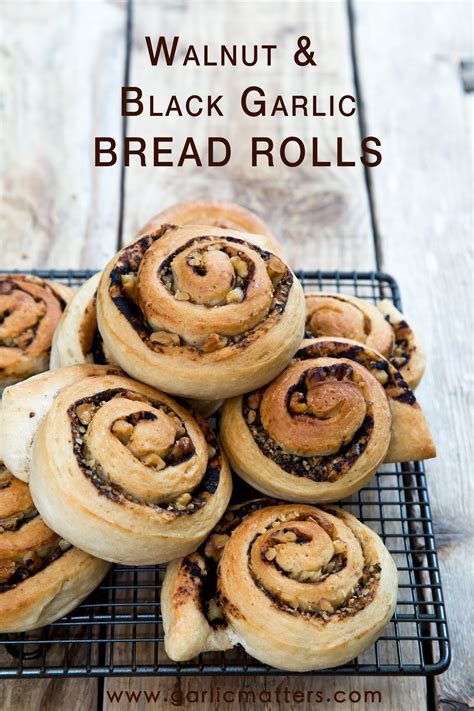 WALNUT AND BLACK GARLIC BREAD ROLLS | GARLIC MATTERS