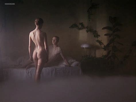 Naked Agnieszka Wroblewska In Pokoj Saren