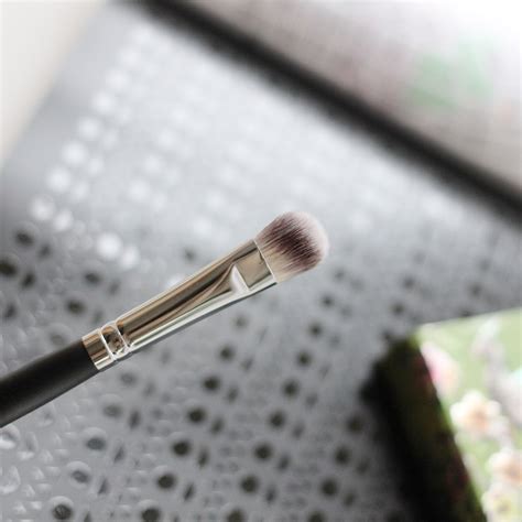 essential eyeshadow brushes crownbrush