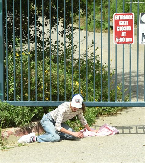 Margaret Qualley Margaretqualley Nude OnlyFans Leaks Fappening Page FappeningBook