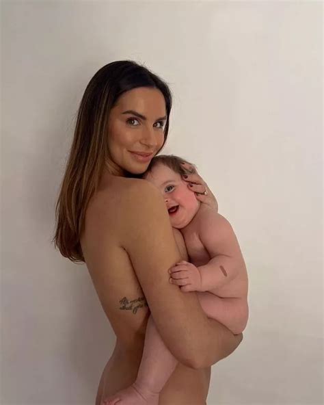 Love Island S Jess Shears Strips Totally Naked For Adorable Snap With Baby Son Daily Star