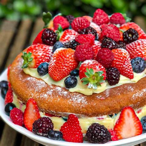 Naked Cake De Frutas Vermelhas