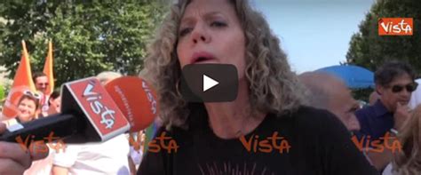 Gay Pride Cirinnà attacca Fontana Ma è stata lei a negare le famiglie arcobaleno video