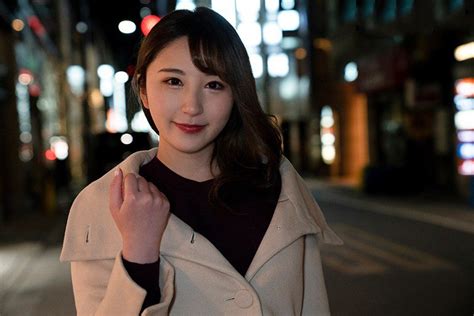 Nữ sinh xinh đẹp Mina Kitano lần đầu ra mắt phim sex tuổi