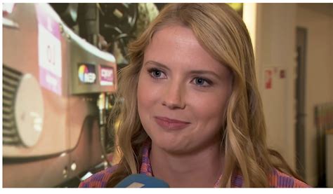 Noa Vahle Gezien In Een Kleine Bikini Noa Heeft Blijkbaar Een Zeer Strak Lichaam