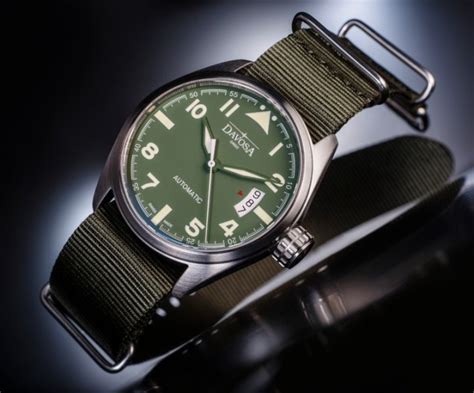 Зеленые часы