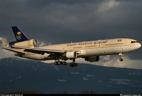 HZ-HM7 Saudi Arabian Government McDonnell Douglas MD-11 Photo by Gilles ...