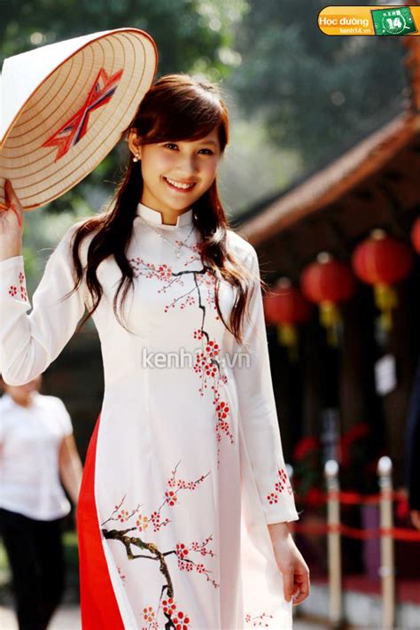 Ng M C C Hot Girl Tr Ng B O