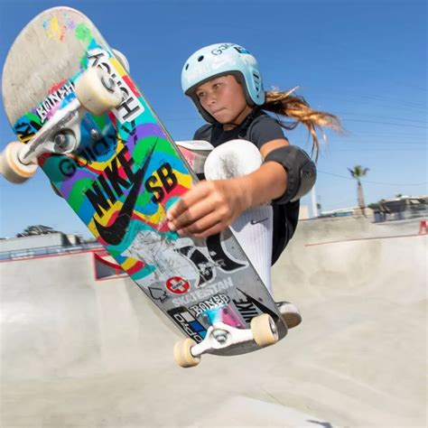 8 Best Female Skateboarders In The World