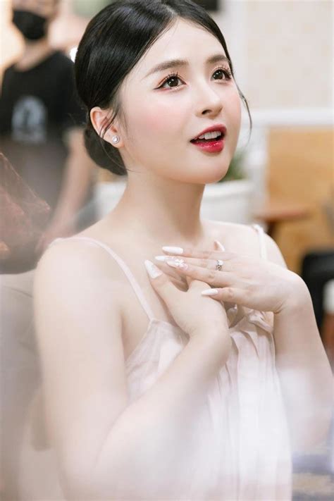 Hot Girl D N T C T Y C Cu C H N Nh N B T Ng Khi L Y Ch Ng K M Tu I