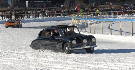 VIDEO Cum sună şi cum merge o Tatra 87 din 1947 cu motor V8 răcit cu