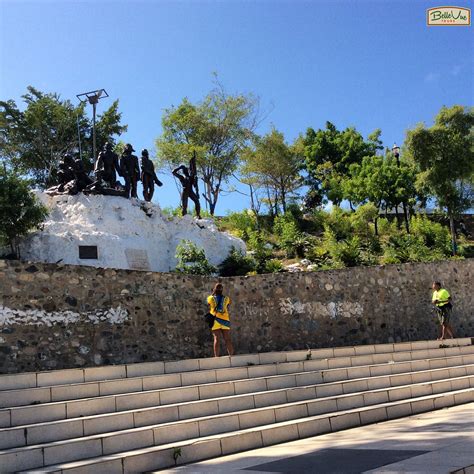 Vertières | Haiti, Sidewalk, Tours