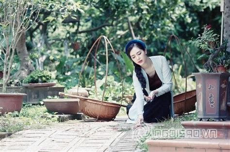 Hot girl và hot boy Việt 31 5 2017 Kelly Nguyễn ẩn ý khoe tình mới Phương Ly bất ngờ vì được