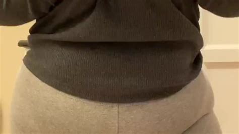 Сисястая пышка с волосатой пиздой Ирина Природа мастурбирует перед зеркалом Free Porn Videos