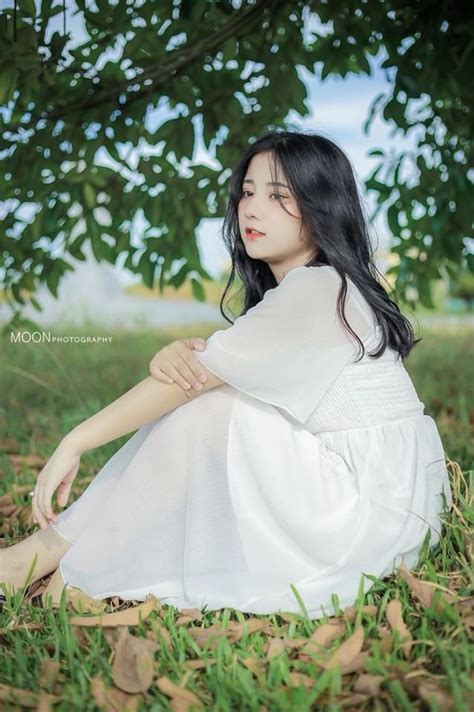 Sở hữu góc nghiêng giống hệt Địch Lệ Nhiệt Ba hot girl 10x được cư dân mạng lũ lượt hỏi xin info