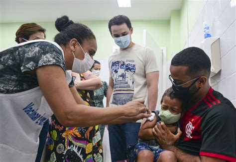 Dia D Da Vacina O Imuniza Crian As E Idosos Neste S Bado Em