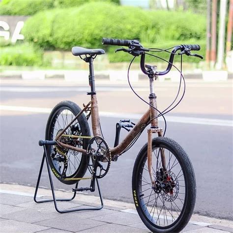 pin  biciclette sepeda sepatu