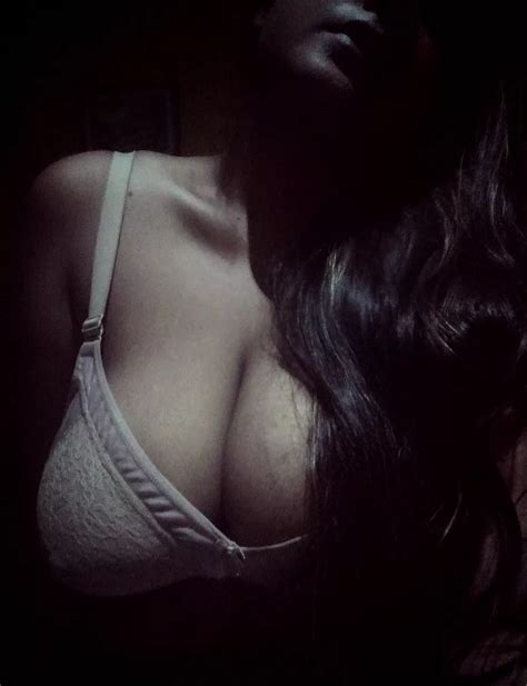 Homegrown Nudes EngorgedVeinyBreasts NUDE PICS ORG