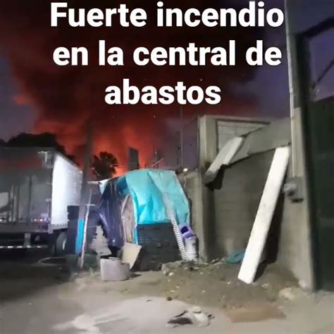 Fuerte incendio en la central de abastos de la ciudad de México ceda