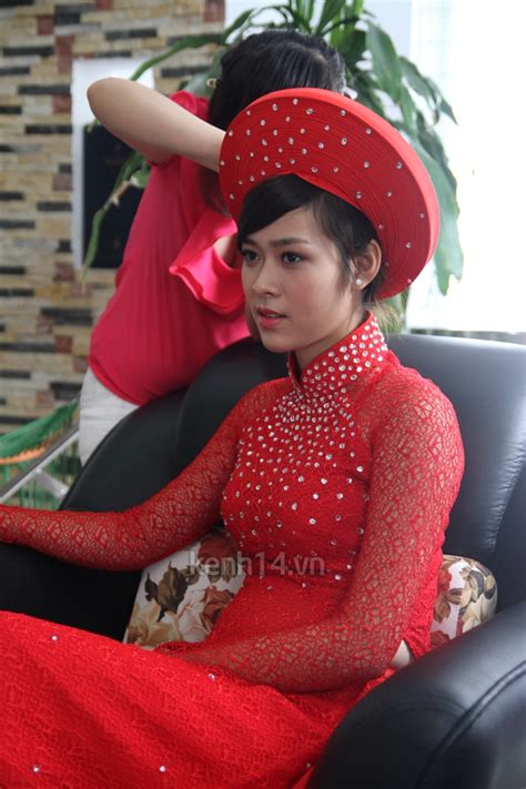 Nh Ng S Ki N N I B T C A Hot Girl Vi T