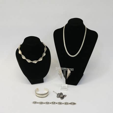 SEX DELAR SMYCKEN SILVER BL A HÄNGE HOPEAJALOSTE OY HELSINGFORS FINLAND Smycken