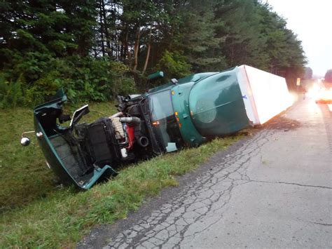 Tractor Trailer Crashes On I 81 In Cortland County No Serious Injuries