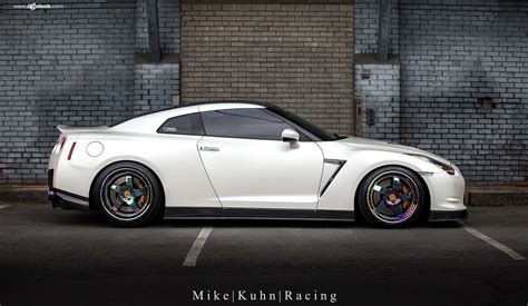 F133 – 3W Distributing