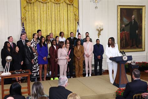 Kamala Harris Welcomes WNBA Champions in Monochromatic Look