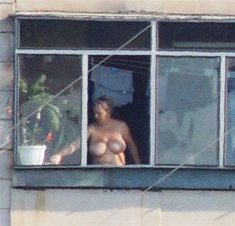 The Naked Neighbor Washes The Window Photos Porn Photo