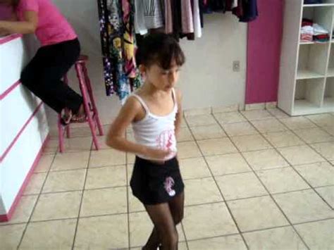 Nina Dancando : Niña de 8 años bailando - YouTube - ahlots