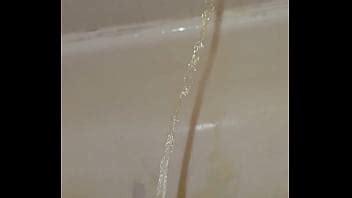 Marcando Mi Ducha Con La Vejiga Llena Y Una Erecci N Xvideos