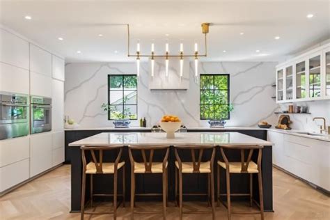 Take A Tour Of Hilary Farr S New Home As Seen On Love It Or List It