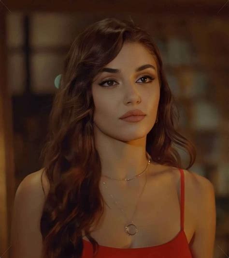 Hande Erçel ♥️ Handemiyy 💕 Прически Знаменитости Фотографии