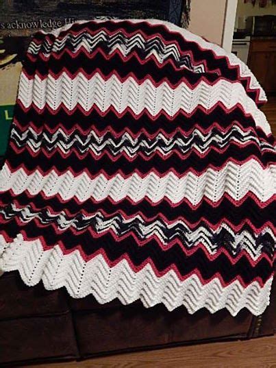 Ripple Or Chevron Afghan With Red Heart Yarn Black White Red And