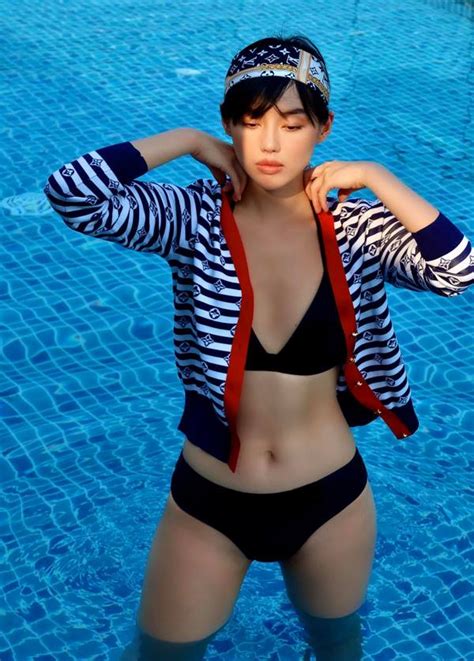 Tuyển tập ảnh tiktoker Khánh Linh bikini sexy siêu đẹp