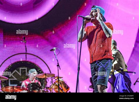Red Hot Chili Peppers Anthony Kiedis Vocals Flea Bass Chad Smith Drums Live In Buenos