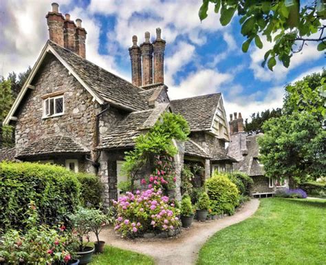 Sweet Stone Cottages For Hermit Wannabes Decoist