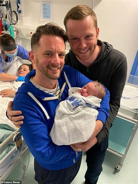 Mãe de seis ajuda irmão gay e seu noivo a realizarem o sonho de ter um bebê Revista Crescer