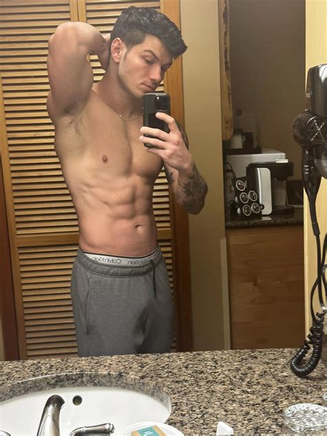 Dig The Pit Nudes Malearmpits Nude Pics Org