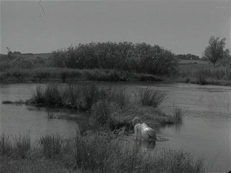 Naked Tove Maës in Ditte menneskebarn