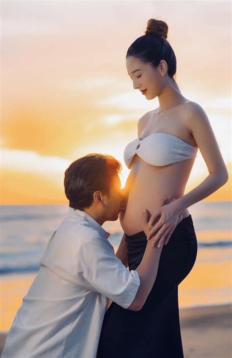 Vợ hot girl của Hồ Quang Hiếu Mang bầu vẫn gợi cảm được chồng cưng chiều Báo Dân trí