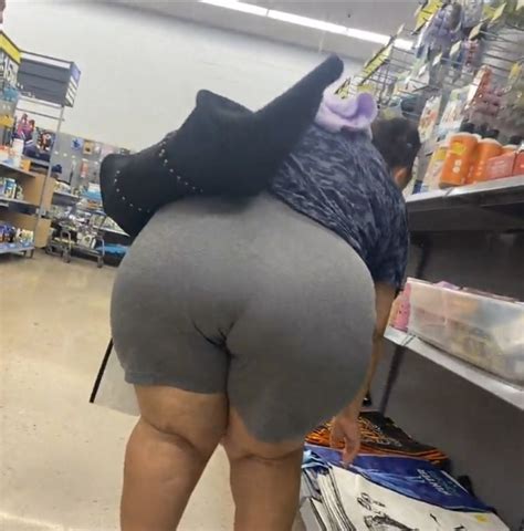 Candid Bbw Latina Milf Wide Booty Bend Over Shopping Thisvid