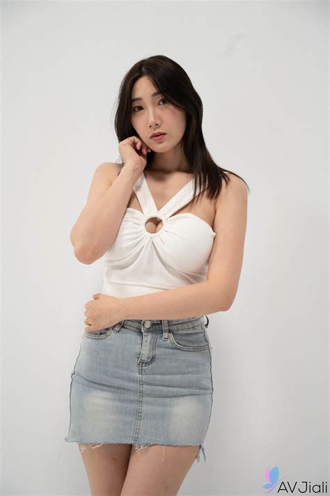 Hot And Horny Asian Chick Li Er Bounces On A Rock Hard Meatpole 15 Photos