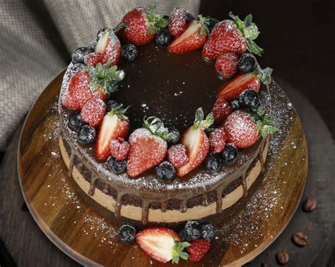 Berry Naked Cake Dubai Rustic Fresh Style Matilda Cake