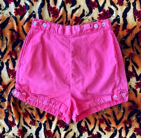 1960s High Waisted Coral Pink Hot Pants With Side But Gem