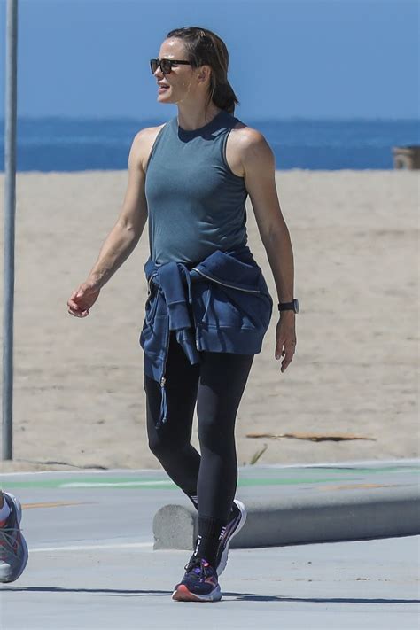 Jennifer Garner at Santa Monica Beach 08/22/2023 • CelebMafia